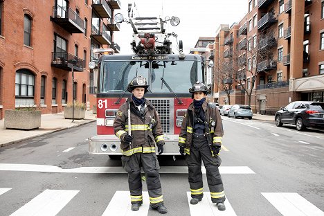 Jesse Spencer, Miranda Rae Mayo - Chicago Fire - Zvláštní, co nám to připomíná - Z filmu