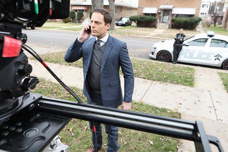 Justin Kirk - APB - Daddy's Home - Making of