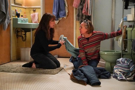 Katey Sagal, Laurie Metcalf - Die Conners - Promotions, Podcasts and Magic Tea - Filmfotos