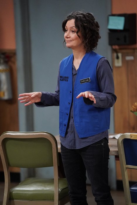 Sara Gilbert - The Conners - Promotions, Podcasts and Magic Tea - Van film