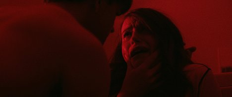 Chloe Carroll - The Honeymoon Phase - Kuvat elokuvasta