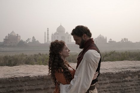 Dakota Blue Richards, Tom Bateman - Beecham House - Veitsenterällä - Kuvat elokuvasta