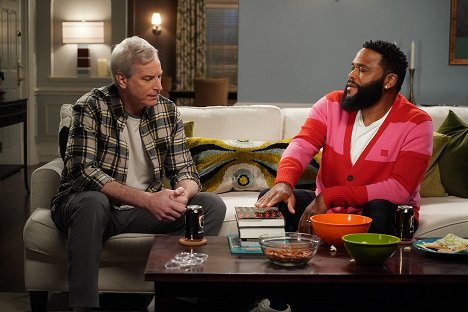 Rob Huebel, Anthony Anderson - Black-ish - What About Gary? - Photos