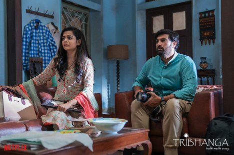 Mithila Palkar, Kunaal Roy Kapur - Tribhanga – cikcak na třetí - Z filmu