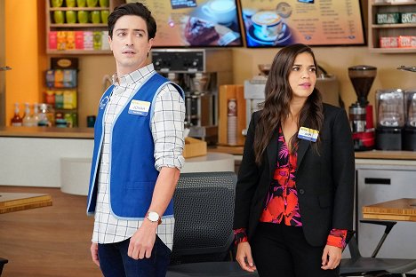 Ben Feldman, America Ferrera - Obchoďák Sedmé nebe - Nepostradatelní - Z filmu