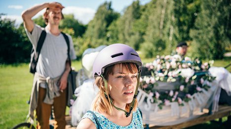 Anna Airola - Aikuiset - Season 2 - Kuvat elokuvasta