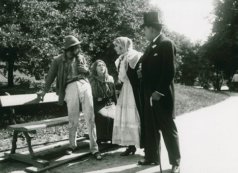 Gabriel Alw, Greta Pfeil, Olga Hällgren