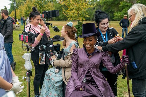 Adjoa Andoh - A Bridgerton család - A herceg és én - Forgatási fotók