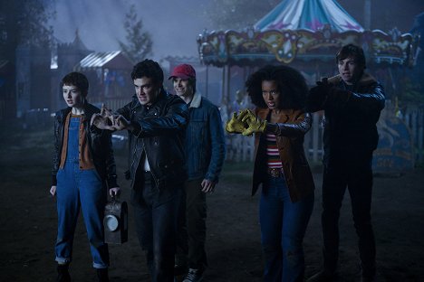 Lachlan Watson, Gavin Leatherwood, Jonathan Whitesell, Jaz Sinclair, Ross Lynch - Sabrinina děsivá dobrodružství - Kapitola dvacátá devátá: Temnota - Z filmu