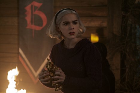 Kiernan Shipka - Sabrinina děsivá dobrodružství - Kapitola třicátá druhá: Démon zvrácenosti - Z filmu