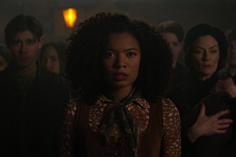Jaz Sinclair, Michelle Gomez - Chilling Adventures of Sabrina - Chapter Thirty-Two: The Imp of the Perverse - Photos