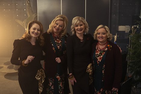 Miranda Otto, Caroline Rhea, Beth Broderick, Lucy Davis - Chilling Adventures of Sabrina - Chapter Thirty-Five: The Endless - Making of