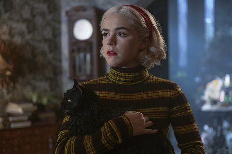 Kiernan Shipka - Las escalofriantes aventuras de Sabrina - Capítulo treinta y cinco: El infinito - De la película