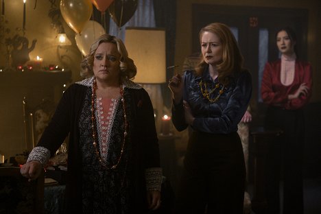 Lucy Davis, Miranda Otto, Adeline Rudolph - Chilling Adventures of Sabrina - Chapter Thirty-Six: At the Mountains of Madness - Photos