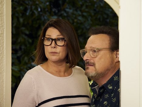 Julia Morris, Wayne Knight - The Very Excellent Mr. Dundee - Photos