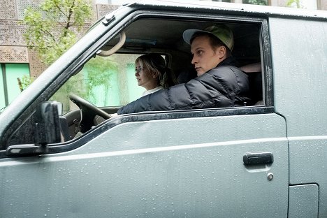 Meredith Hagner, John Early - Search Party - Angeklagt - Filmfotos