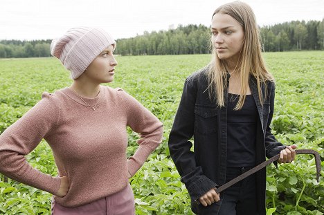 Lina Muhonen, Lilja Kervinen - Kevyttä yläpilveä - Viimeinen taistelu - De la película