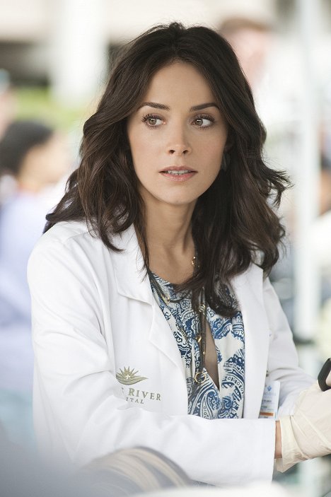 Abigail Spencer - Sestra Hawthornová - No Exit - Z filmu