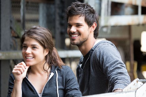 Marie Avgeropoulos, Taylor Lautner - Tracers - Photos