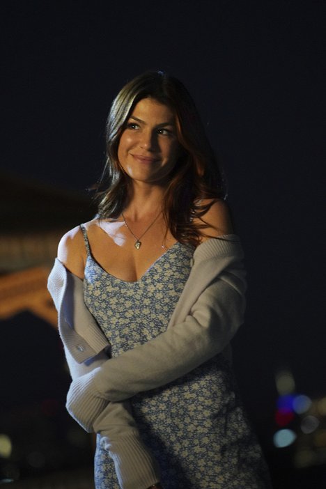 Genevieve Padalecki - Walker - Pilot - Z filmu