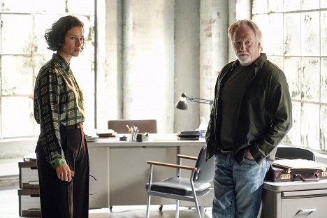 Indira Varma, Timothy Busfield - For Life - The Blue Wall - Photos