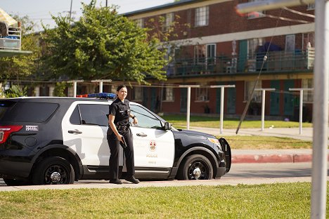 Melissa O'Neil - The Rookie - Lockdown - Van film