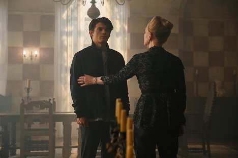 Edward Bluemel - A Discovery of Witches - Episode 4 - Photos