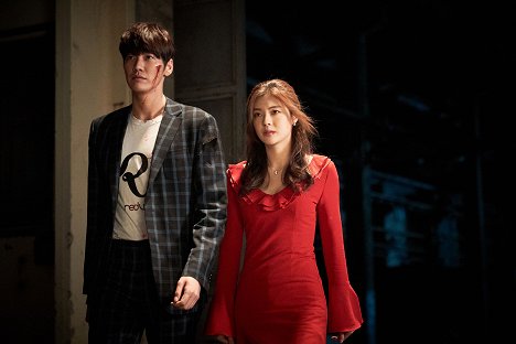 Yeong-kwang Kim, Seon-bin Lee - Misyeon paseobeul - Kuvat elokuvasta