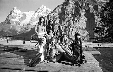 Helena Ronee, Anouska Hempel, George Lazenby, Ingrid Back, Catherine Schell, Julie Ege, Joanna Lumley, Mona Chong - 007 - Ao Serviço De Sua Majestade - De filmagens