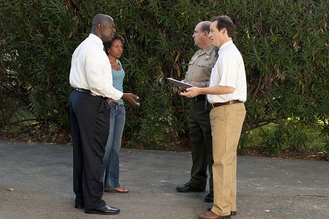 Andre Braugher, LisaGay Hamilton - Men of a Certain Age - Powerless - Photos