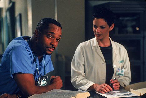 Rocky Carroll, Stacy Edwards - Chicago Hope Kórház - White Trash - Filmfotók