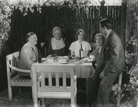 Osvald Helmuth, Ib Schønberg, Berthe Qvistgaard, Maria Garland - Familien Olsen - Filmfotos