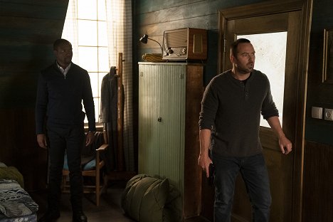 Rob Brown, Sullivan Stapleton - Blindspot - I Came to Sleigh - Kuvat elokuvasta