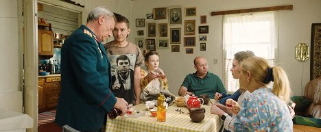 Sergei Shakurov, Никита Павленко, Monetochka, Sergey Burunov - The Relatives - Photos