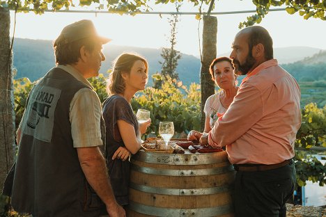 Miguel de Lira, Eva Fernández, Mela Casal, Federico Pérez Rey - Cuñados - Kuvat elokuvasta