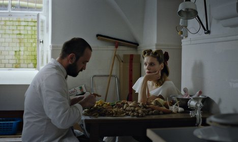 Alexandre Koberidze, Lilith Stangenberg - Blutsauger - Van film