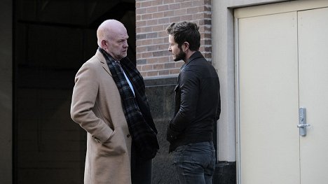 Glenn Morshower, Matt Czuchry - Rezydenci - Nim zrobi się ciemno - Z filmu