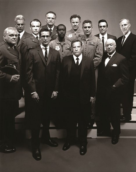 Brian Dennehy, Sam Elliott, John Diehl, Noah Wyle, Bill Smitrovich, Don Cheadle, Harvey Keitel, Richard Dreyfuss, George Clooney, Hank Azaria, Norman Lloyd, James Cromwell - Bombabiztos - Promóció fotók