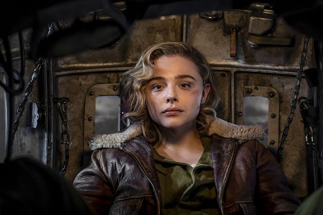 Chloë Grace Moretz - Shadow in the Cloud - Photos