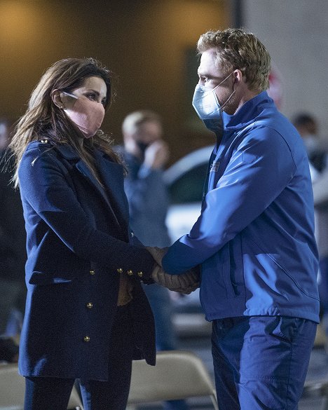 Stefania Spampinato, Kevin McKidd - Grey's Anatomy - It's All Too Much - Photos