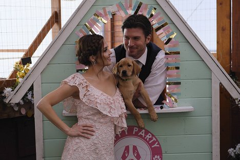 Jen Lilley, Christopher Russell