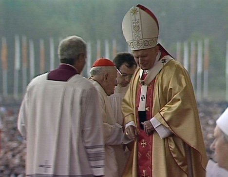 kardinál František Tomášek, papież Jan Paweł II - Zakázaný Bůh - Generál bez vojska - Z filmu