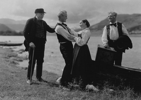 Harald Stormoen, Tore Foss, Gøril Havrevold - En glad gutt - De la película