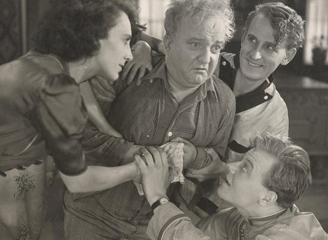 Victor Bernau - Familien på Borgan - Filmfotók