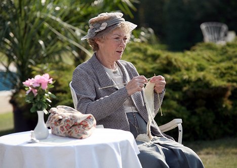 Geraldine McEwan - Agatha Christie Marple kisasszonya - Éjféltájt - Filmfotók