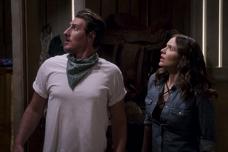 Eric Balfour, Katharine McPhee - La Country-sitter - You're Nobody Till Somebody Loves You - Film