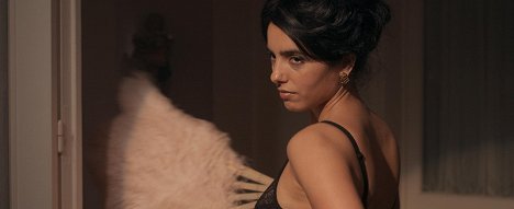Hafsia Herzi - Madame Claude - Filmfotos
