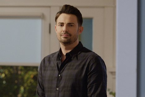 Jonathan Bennett - Station 19 - No One Is Alone - Photos