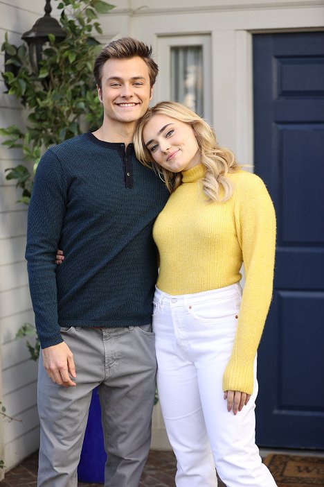 Peyton Meyer, Meg Donnelly - American Housewife - The Election - Tournage