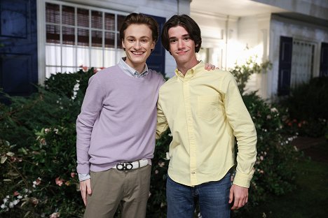 Logan Pepper, Daniel DiMaggio - American Housewife - The Election - Making of